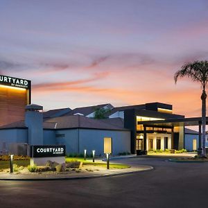 Courtyard By Marriott Fresno